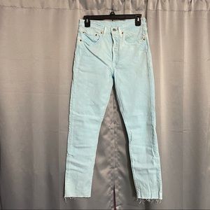 High waisted Light blue Levi’s skinny jeans